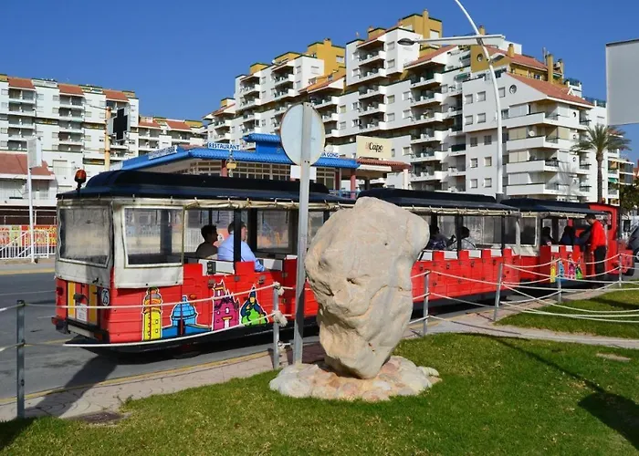 Apartamento Nuevo Centrico En Primera Linea De Playa Con Vistas Al Mar, Piscina, Aire Acondicionado Y Wifi